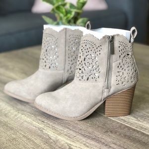 Lattice cut booties